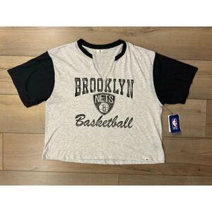NWT NBA Brooklyn Nets Basketball Shirt Women's Size Large Cropped Gray Black Tee